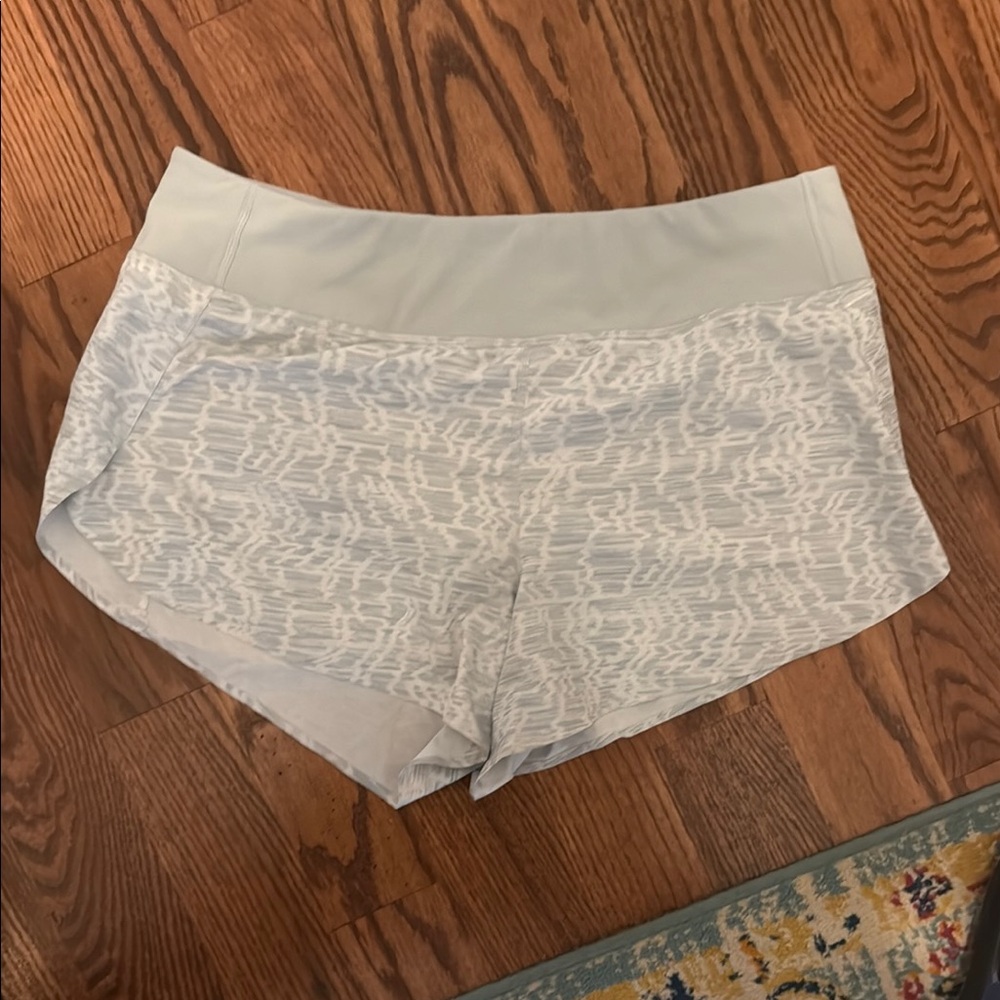 Athleta Printed Run With It 3.5” Shorts - Sz L